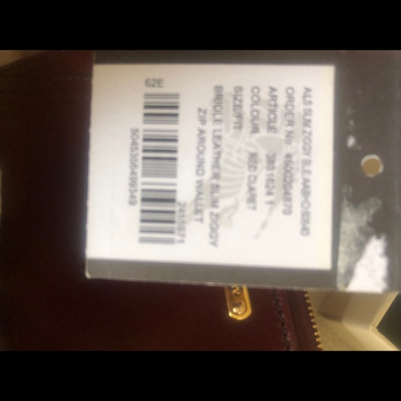 Burberry Authentic NWT and Box Zip Round Wallet - Picture 14 of 14